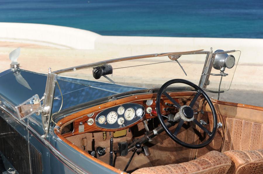 Интерьер Delage D8 Cabriolet by Chapron 1931 года  (фото 11 из 21)